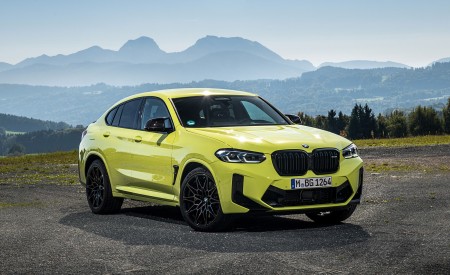 2022 BMW X4 M Competition (Color: Sao Paulo Yellow) Front Three-Quarter Wallpapers 450x275 (91)