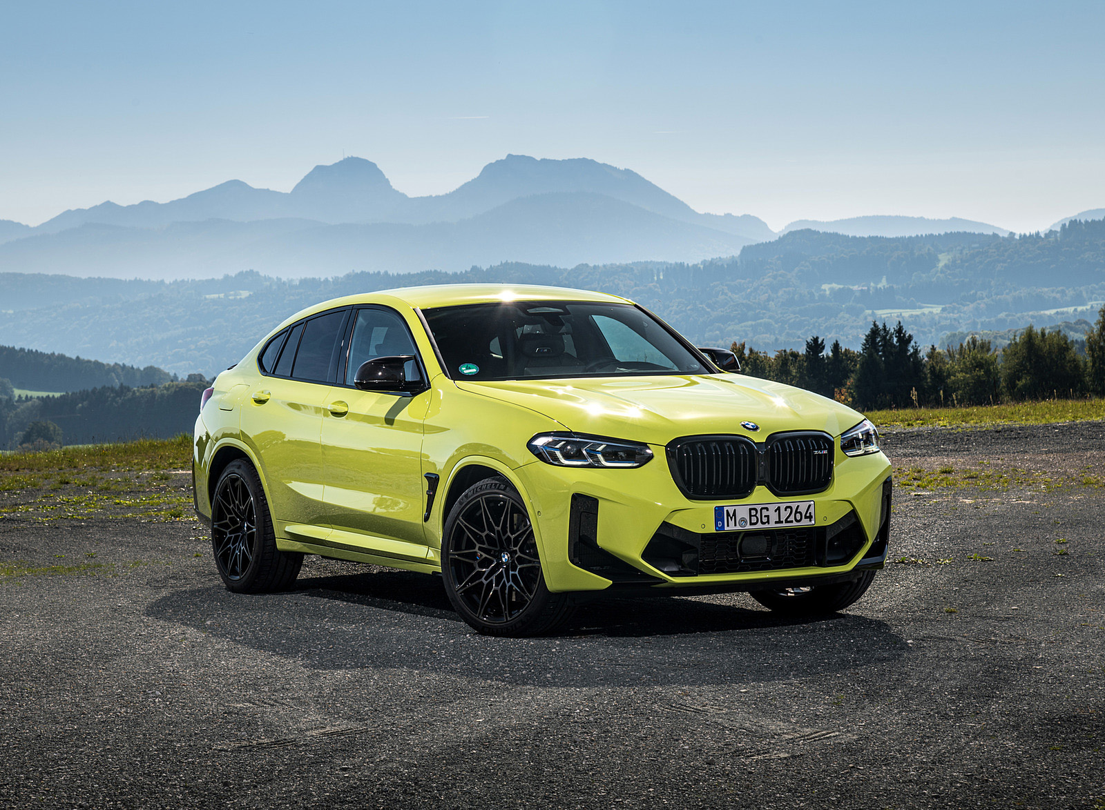 2022 BMW X4 M Competition (Color: Sao Paulo Yellow) Front Three-Quarter Wallpapers #91 of 194