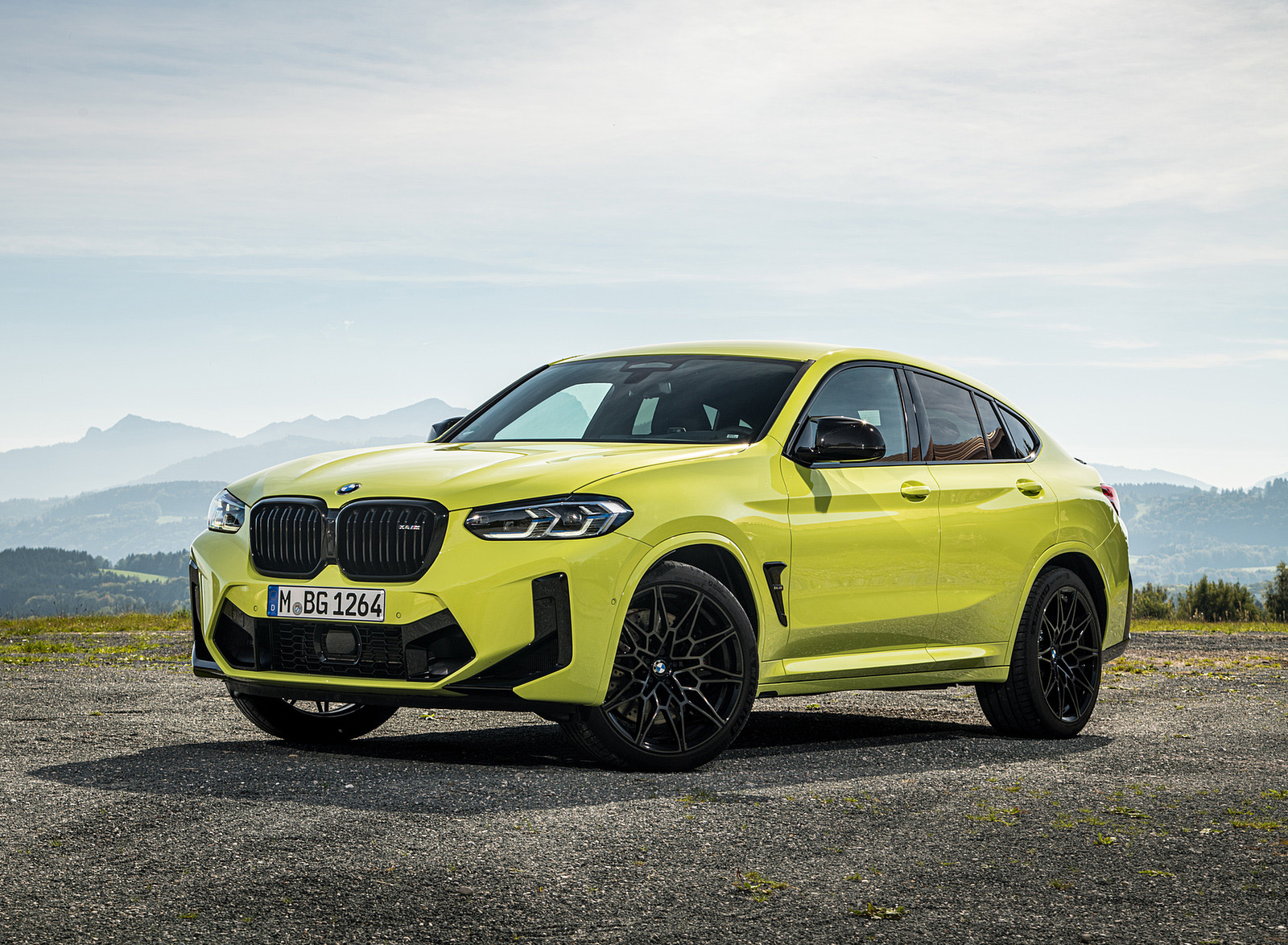 2022 BMW X4 M Competition (Color: Sao Paulo Yellow) Front Three-Quarter Wallpapers #86 of 194