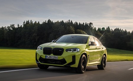 2022 BMW X4 M Competition (Color: Sao Paulo Yellow) Front Three-Quarter Wallpapers 450x275 (72)