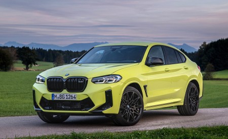 2022 BMW X4 M Competition (Color: Sao Paulo Yellow) Front Three-Quarter Wallpapers 450x275 (105)