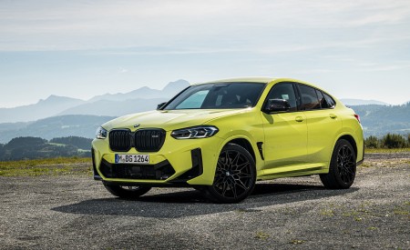 2022 BMW X4 M Competition (Color: Sao Paulo Yellow) Front Three-Quarter Wallpapers 450x275 (93)
