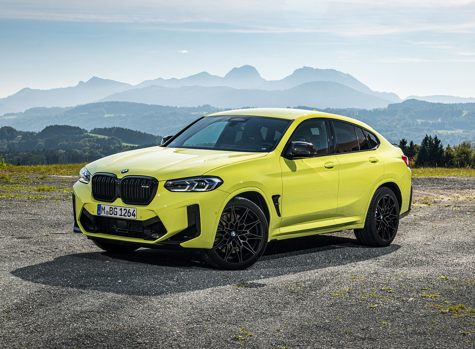 2022 BMW X4 M Competition (Color: Sao Paulo Yellow) Front Three-Quarter Wallpapers #94 of 194