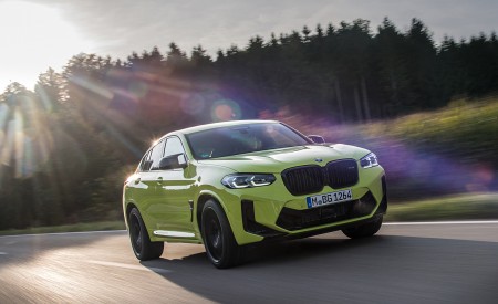 2022 BMW X4 M Competition (Color: Sao Paulo Yellow) Front Three-Quarter Wallpapers 450x275 (65)