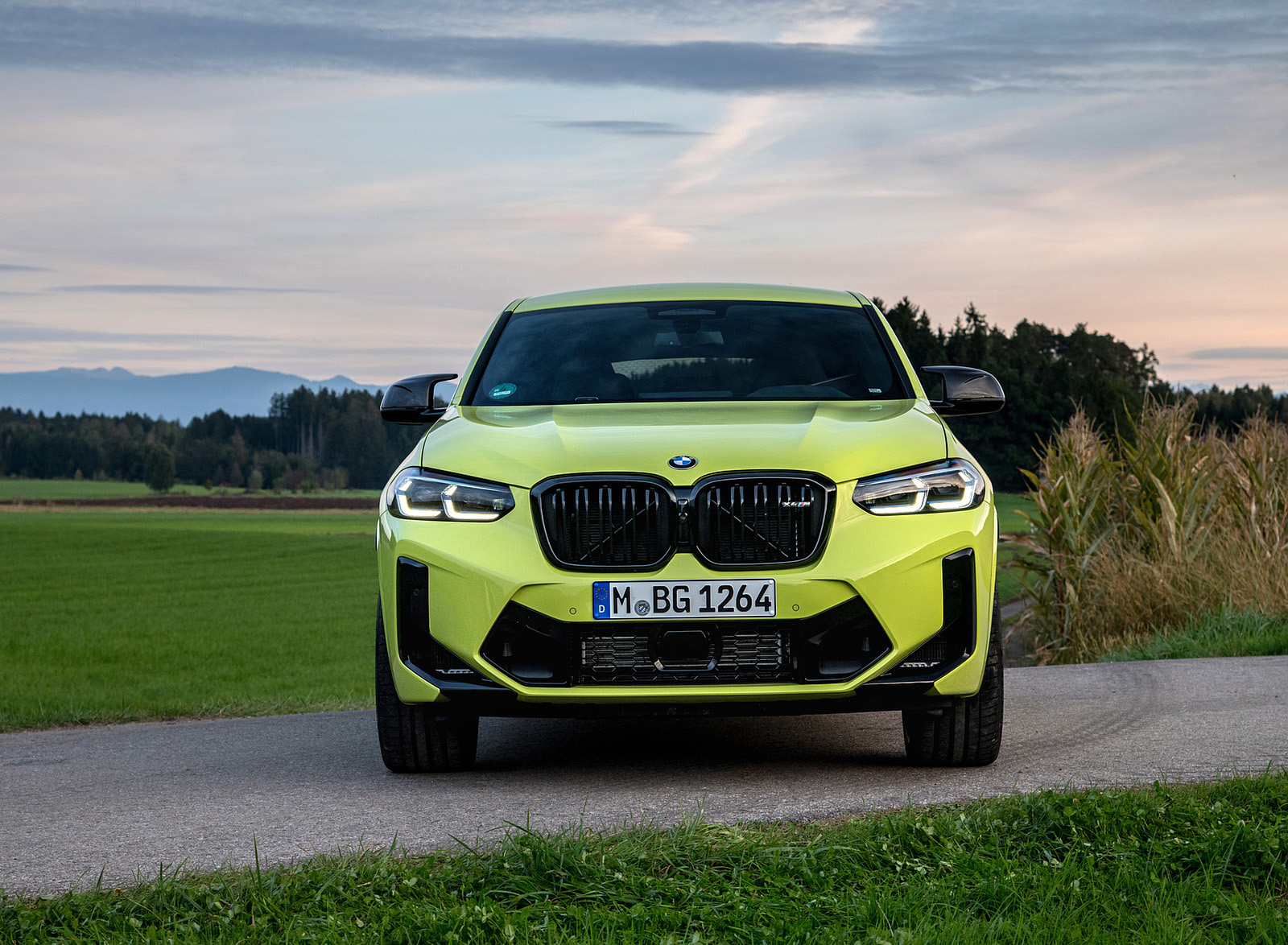 2022 BMW X4 M Competition (Color: Sao Paulo Yellow) Front Wallpapers #106 of 194