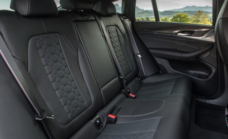 2022 BMW X4 M Competition (Color: Sao Paulo Yellow) Interior Rear Seats Wallpapers 450x275 (128)