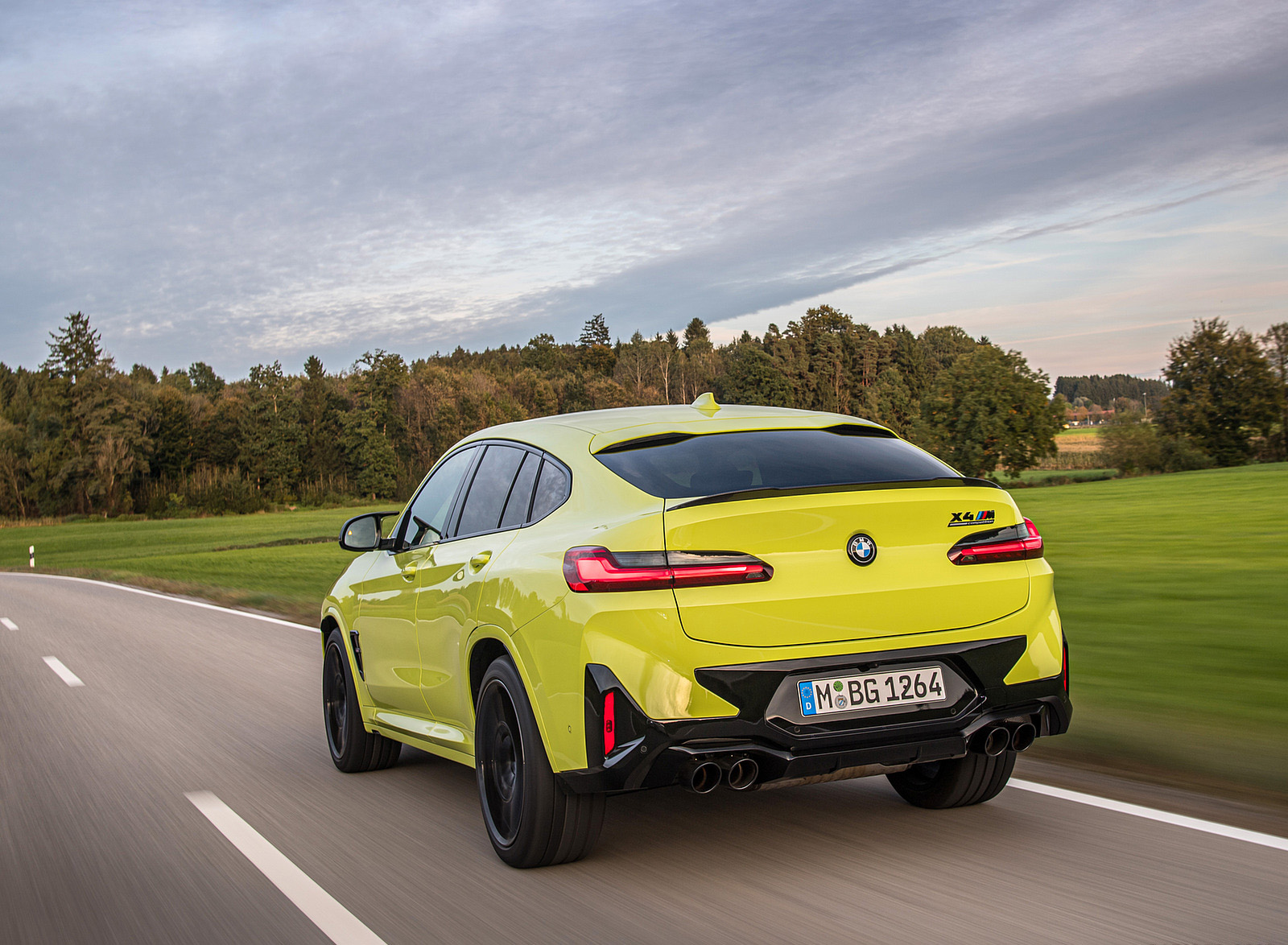 2022 BMW X4 M Competition (Color: Sao Paulo Yellow) Rear Three-Quarter Wallpapers #80 of 194