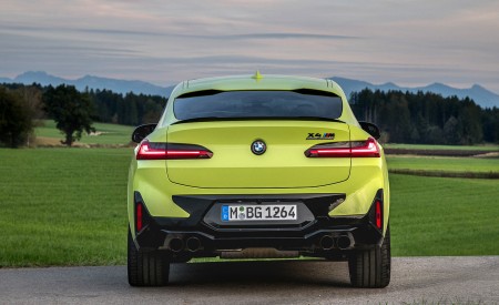 2022 BMW X4 M Competition (Color: Sao Paulo Yellow) Rear Wallpapers 450x275 (108)