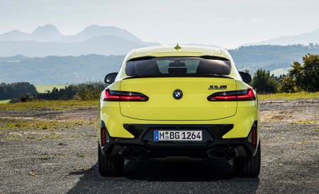 2022 BMW X4 M Competition (Color: Sao Paulo Yellow) Rear Wallpapers 450x275 (99)