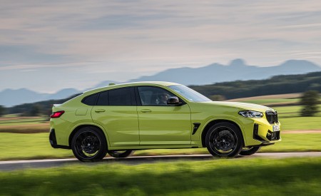 2022 BMW X4 M Competition (Color: Sao Paulo Yellow) Side Wallpapers 450x275 (81)