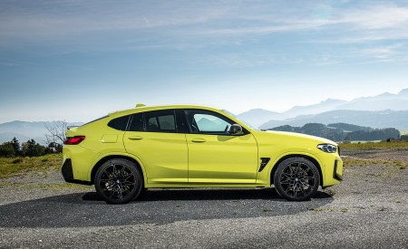 2022 BMW X4 M Competition (Color: Sao Paulo Yellow) Side Wallpapers  450x275 (101)