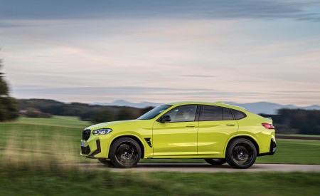 2022 BMW X4 M Competition (Color: Sao Paulo Yellow) Side Wallpapers  450x275 (89)