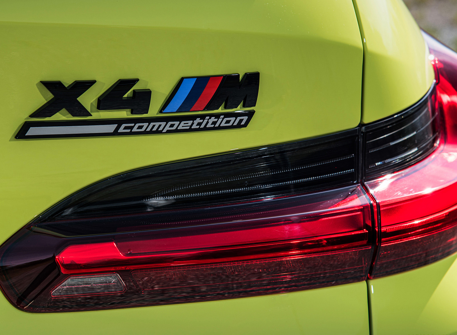 2022 BMW X4 M Competition (Color: Sao Paulo Yellow) Tail Light Wallpapers  #117 of 194