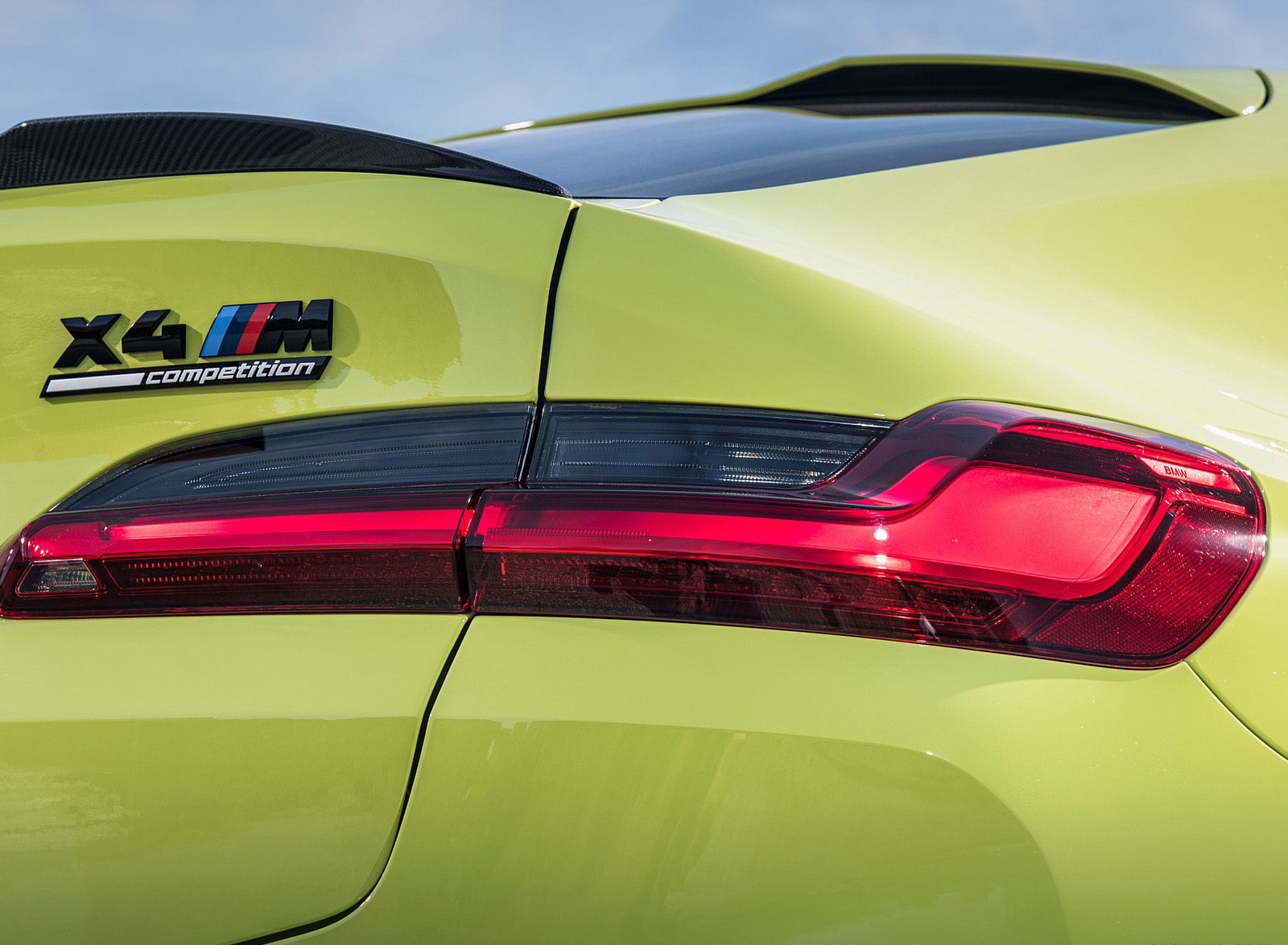 2022 BMW X4 M Competition (Color: Sao Paulo Yellow) Tail Light Wallpapers #116 of 194