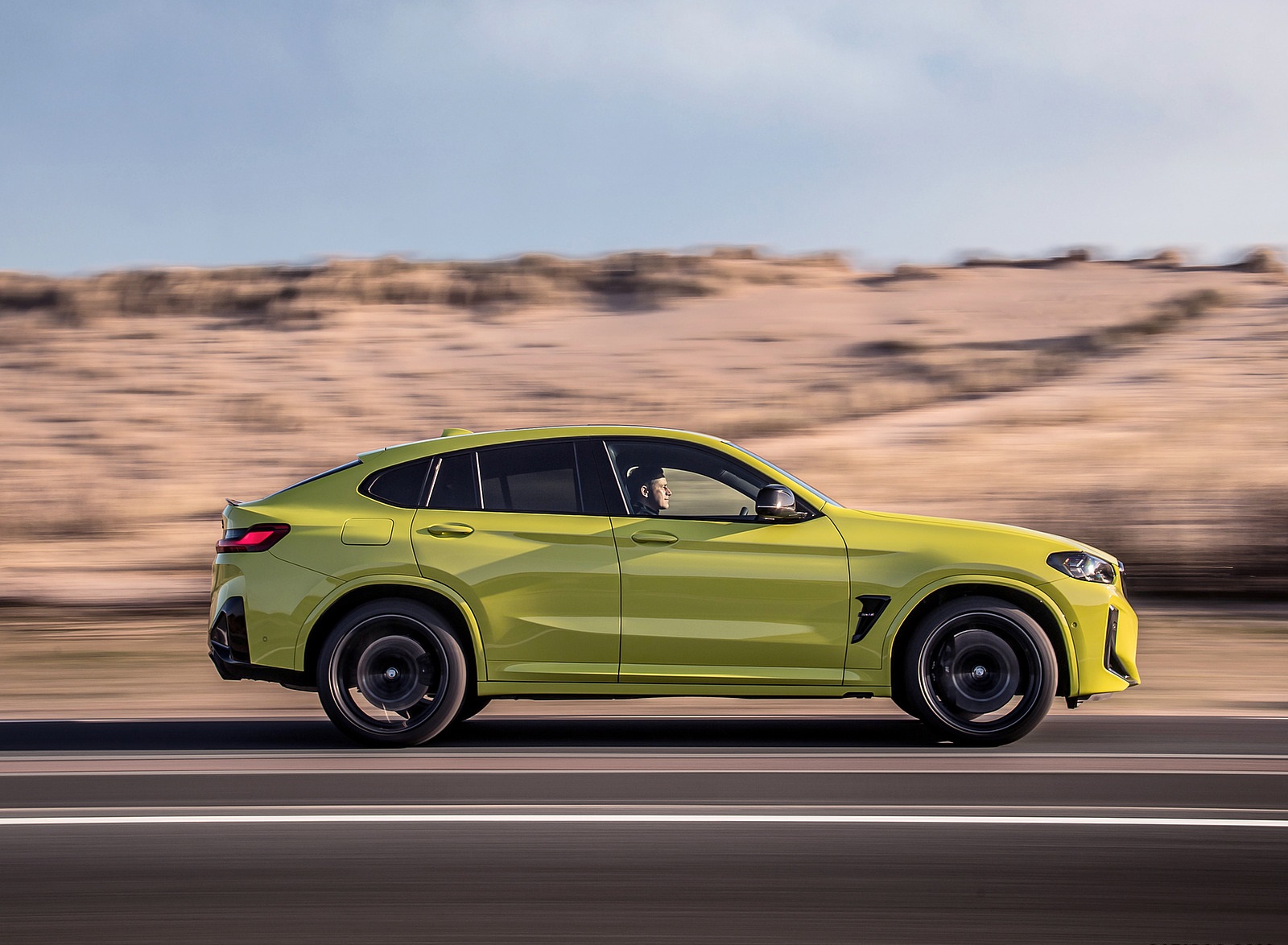 2022 BMW X4 M Competition Side Wallpapers  (9)
