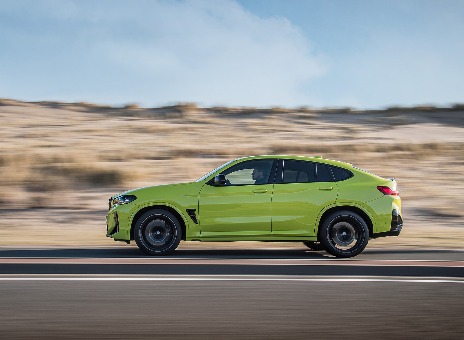 2022 BMW X4 M Competition Side Wallpapers (10)