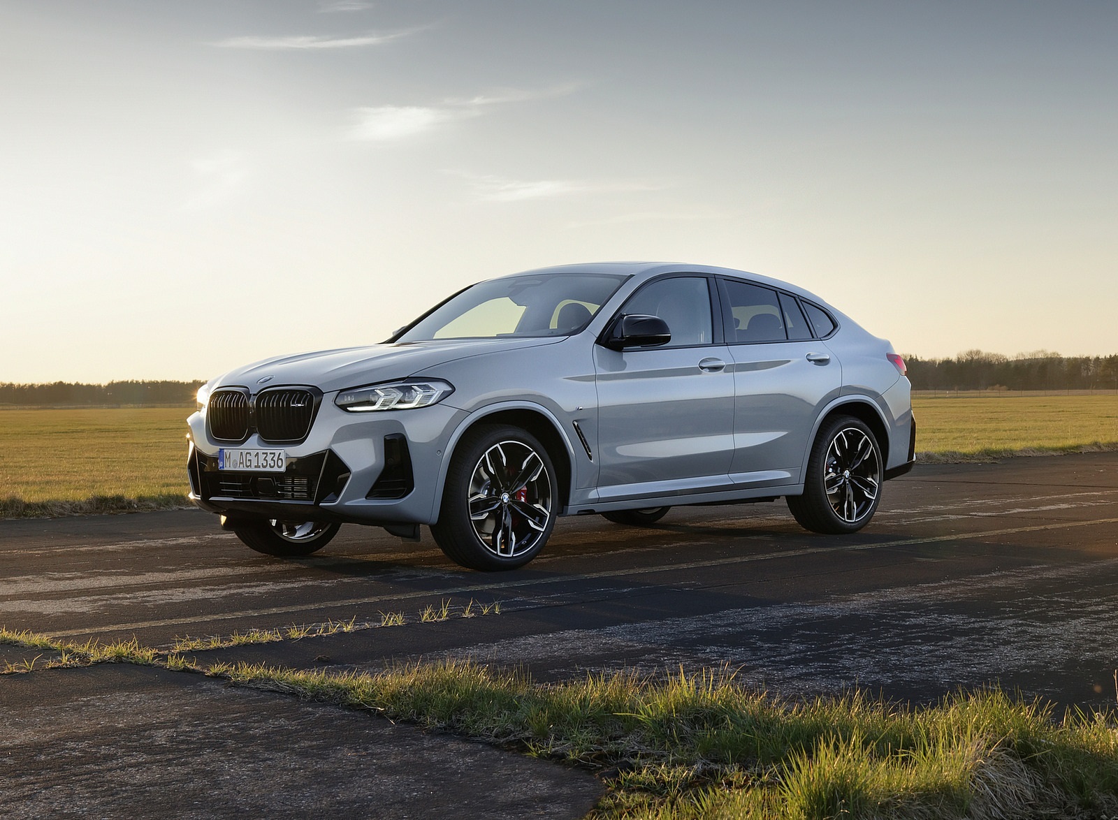 2022 BMW X4 M40i Front Three-Quarter Wallpapers #19 of 35