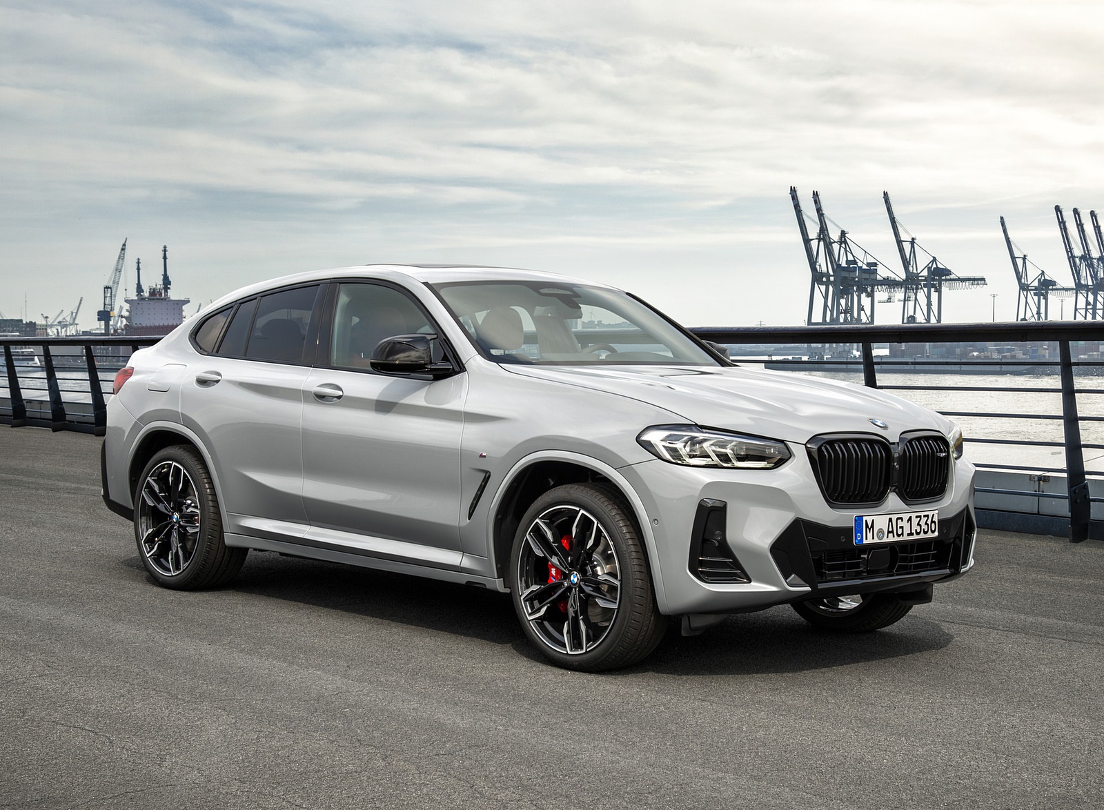 2022 BMW X4 M40i Front Three-Quarter Wallpapers #14 of 35