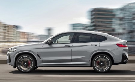 2022 BMW X4 M40i Side Wallpapers 450x275 (12)