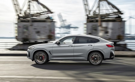 2022 BMW X4 M40i Side Wallpapers 450x275 (11)