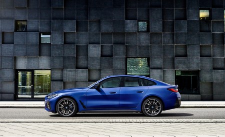 2022 BMW i4 M50 Side Wallpapers 450x275 (4)
