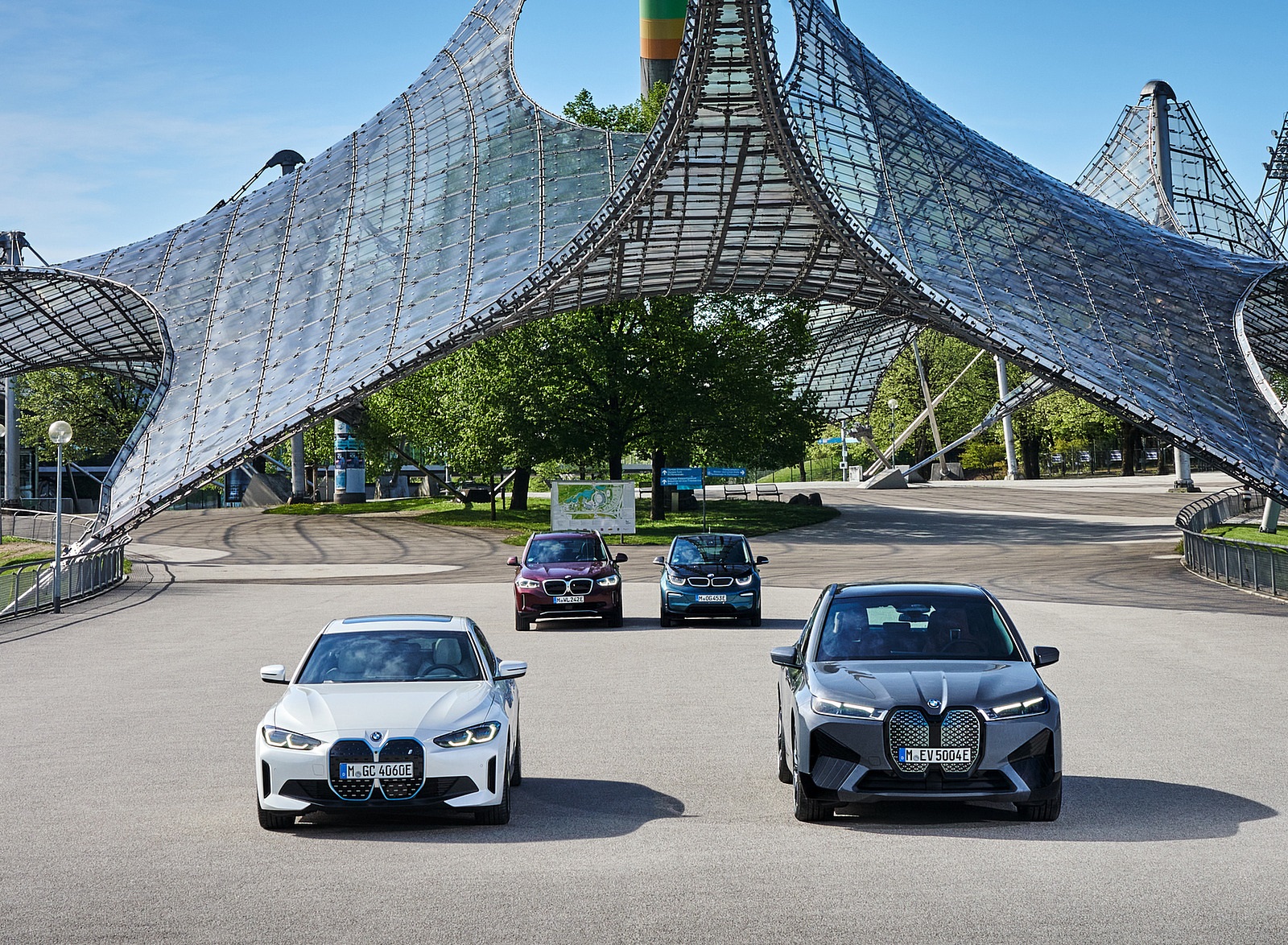 2022 BMW i4 and BMW i Family Front Wallpapers #37 of 38