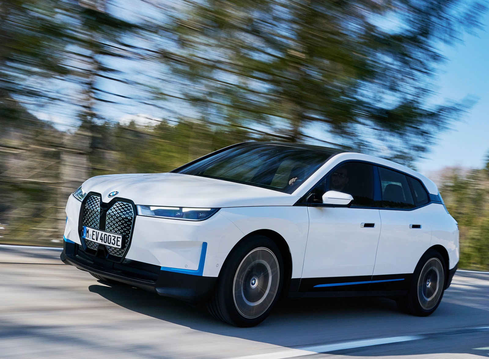 2022 BMW iX xDrive40 Front Three-Quarter Wallpapers (1). Download Wallpaper
