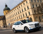 2022 BMW iX xDrive40 Front Three-Quarter Wallpapers 150x120 (12)