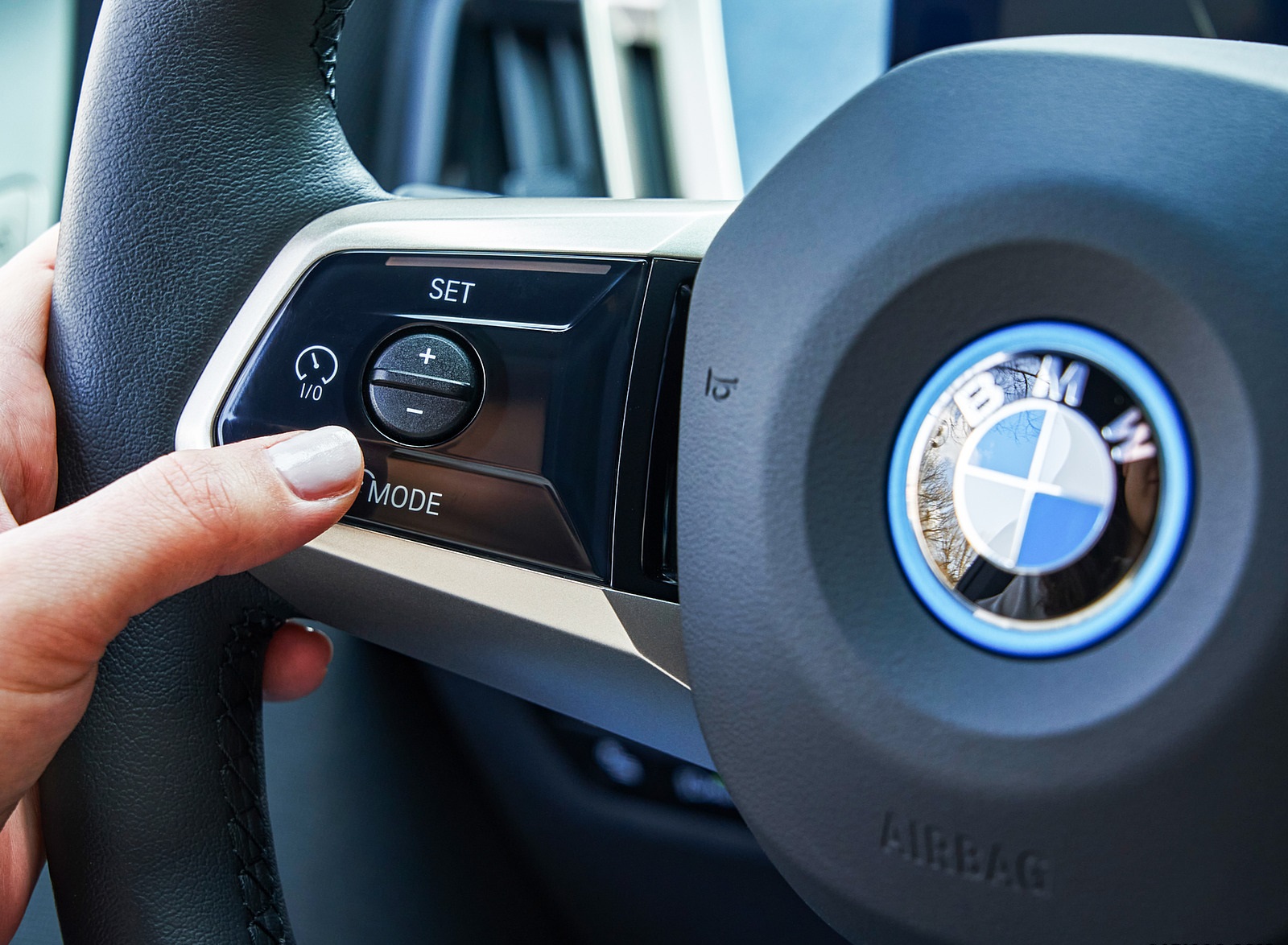 2022 BMW iX xDrive40 Interior Steering Wheel Wallpapers #57 of 78