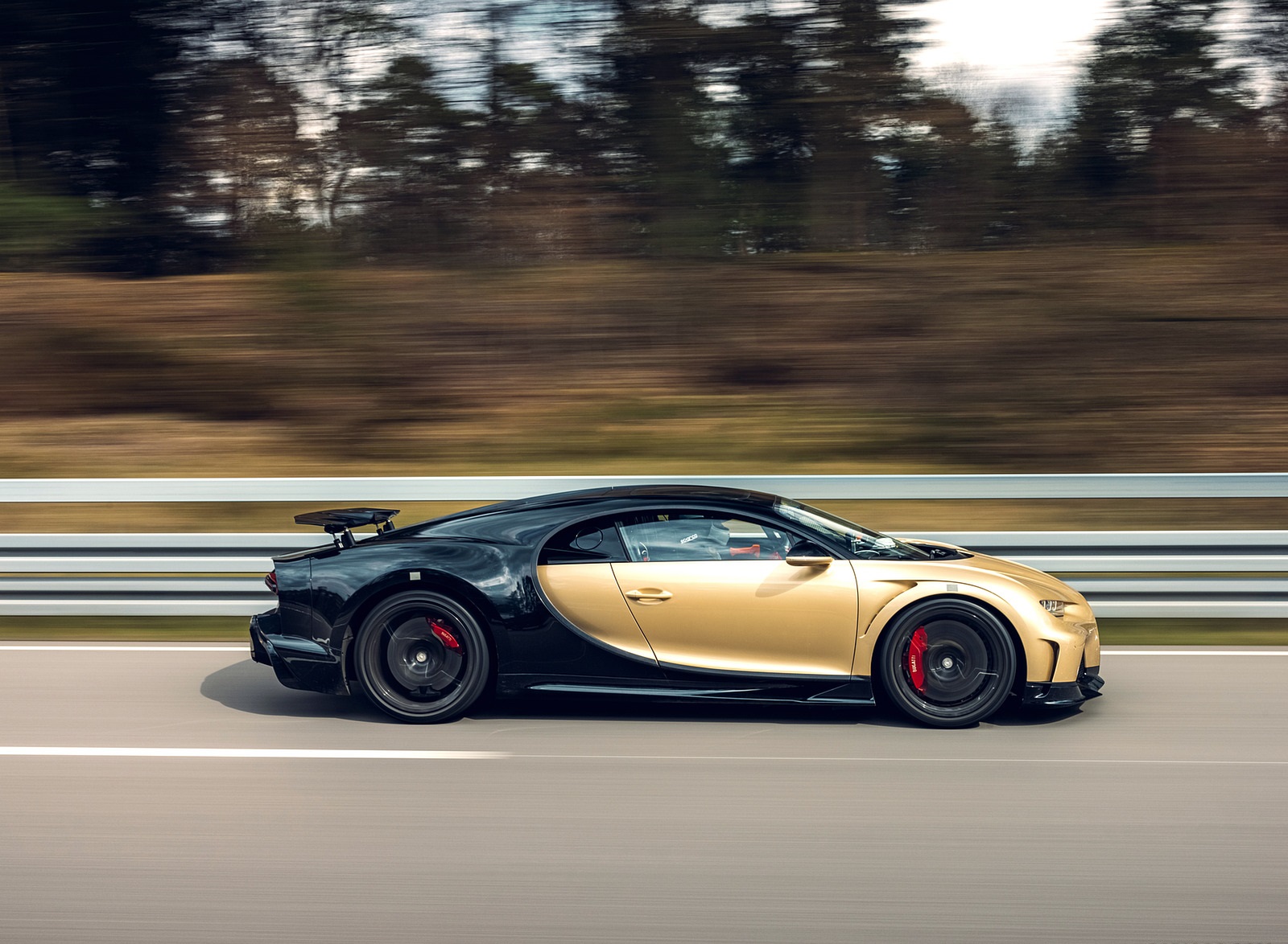 2022 Bugatti Chiron Super Sport Hight-Speed Testing Wallpapers (4)