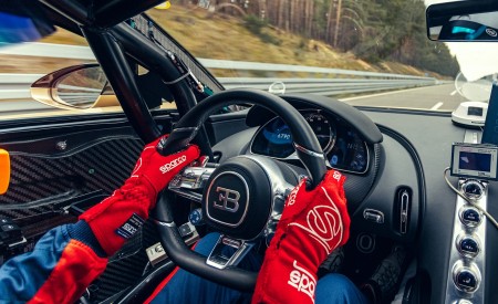 2022 Bugatti Chiron Super Sport Hight-Speed Testing Wallpapers 450x275 (13)