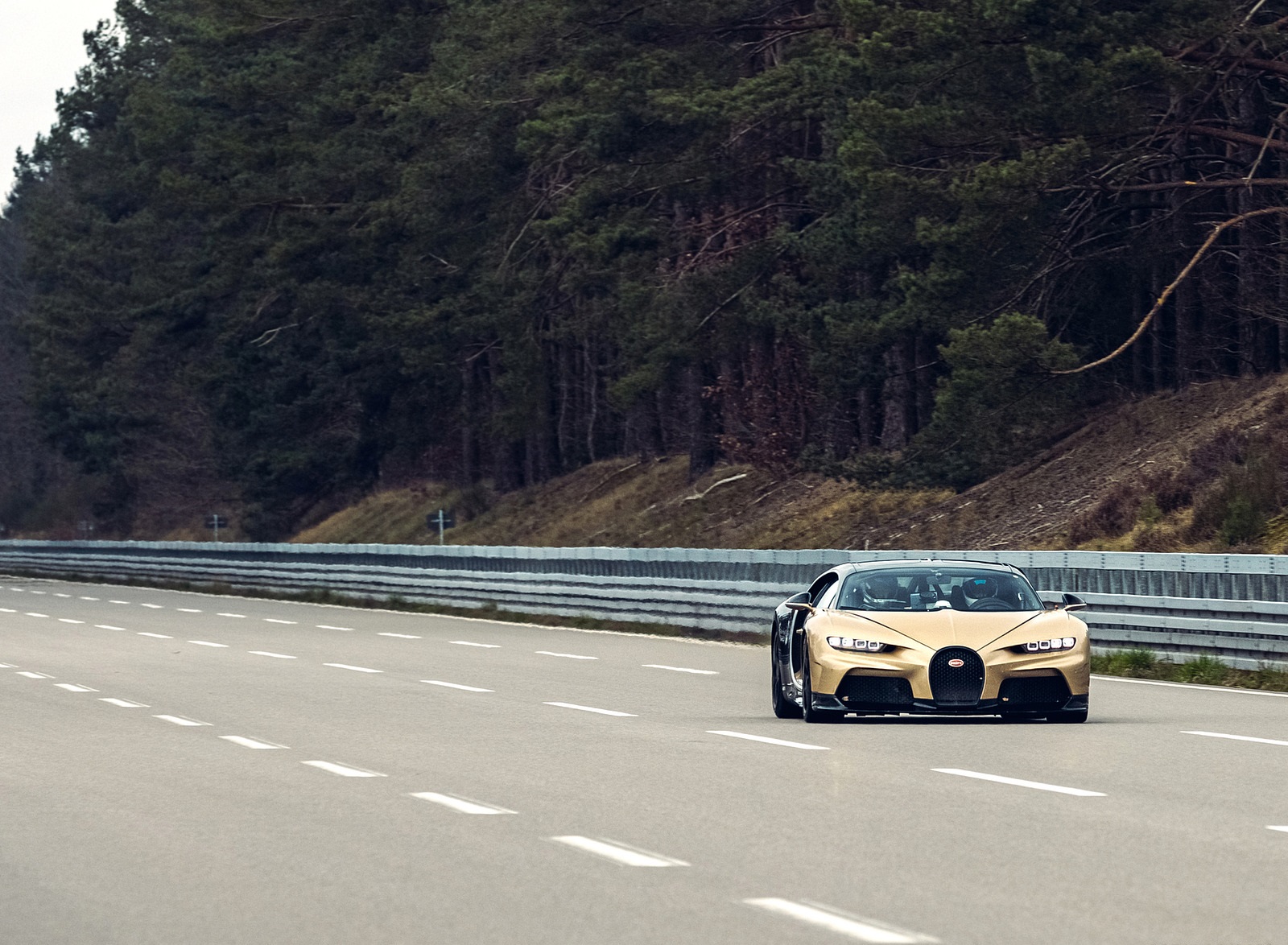 2022 Bugatti Chiron Super Sport Hight-Speed Testing Wallpapers #5 of 51