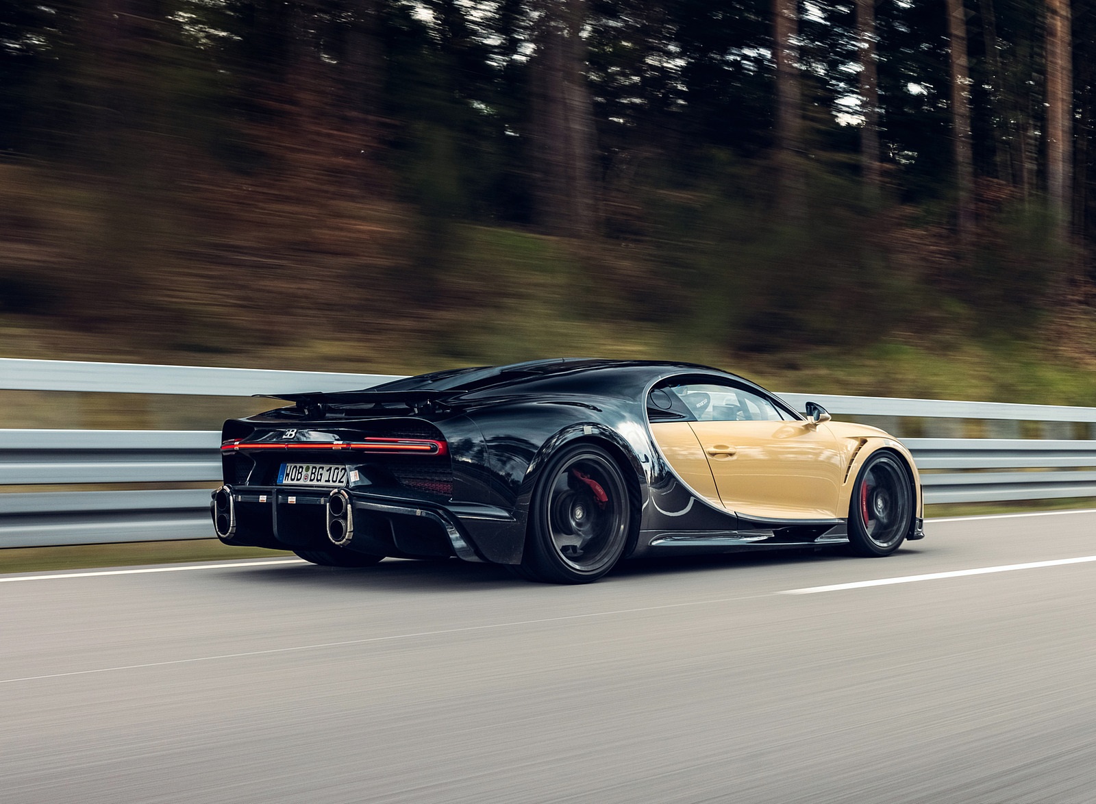 2022 Bugatti Chiron Super Sport Hight-Speed Testing Wallpapers (8)