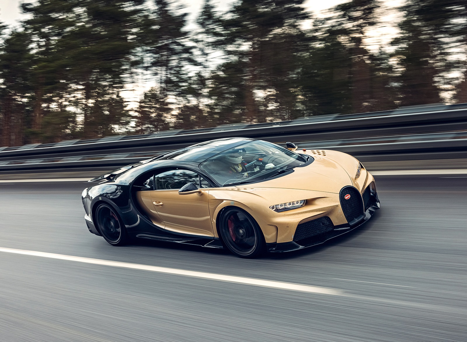 2022 Bugatti Chiron Super Sport Hight-Speed Testing Wallpapers (3)