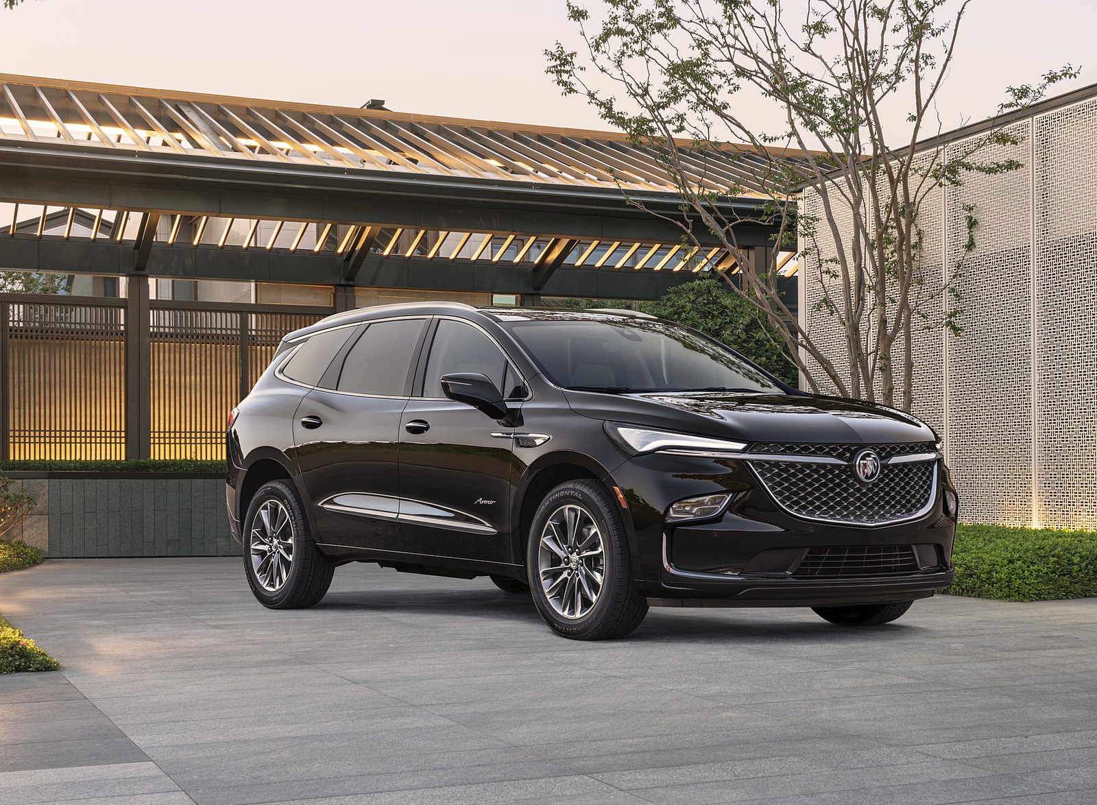 2022 Buick Enclave Avenir Front Three-Quarter Wallpapers #23 of 24