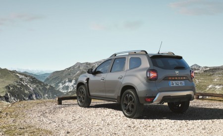2022 Dacia Duster Extreme Rear Three-Quarter Wallpapers 450x275 (23)