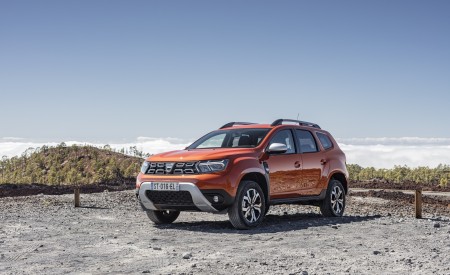 2022 Dacia Duster Front Three-Quarter Wallpapers 450x275 (4)