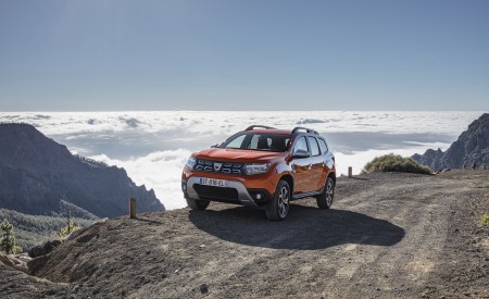 2022 Dacia Duster Front Three-Quarter Wallpapers 450x275 (5)