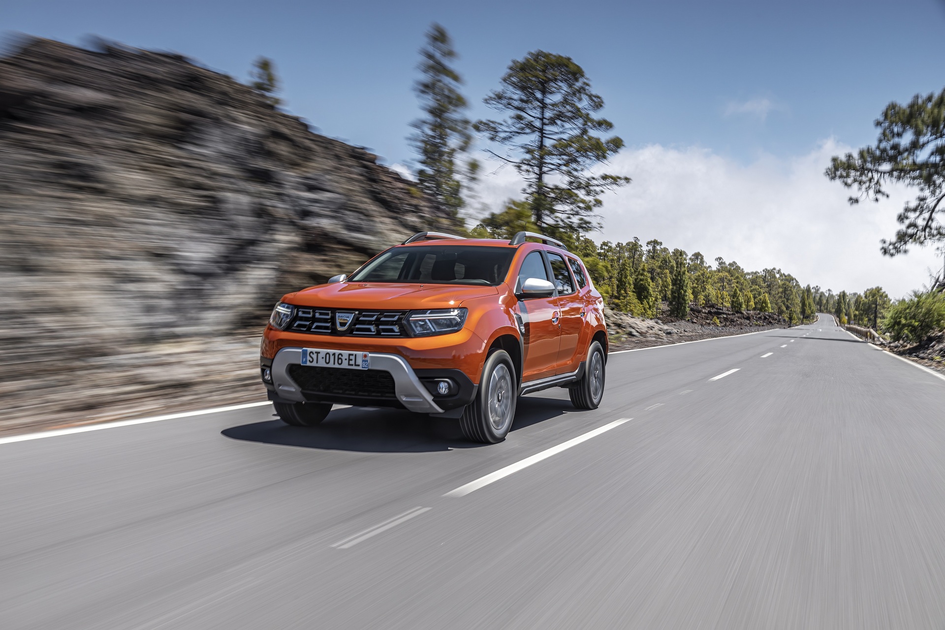 2022 Dacia Duster Front Three-Quarter Wallpapers #1 of 42