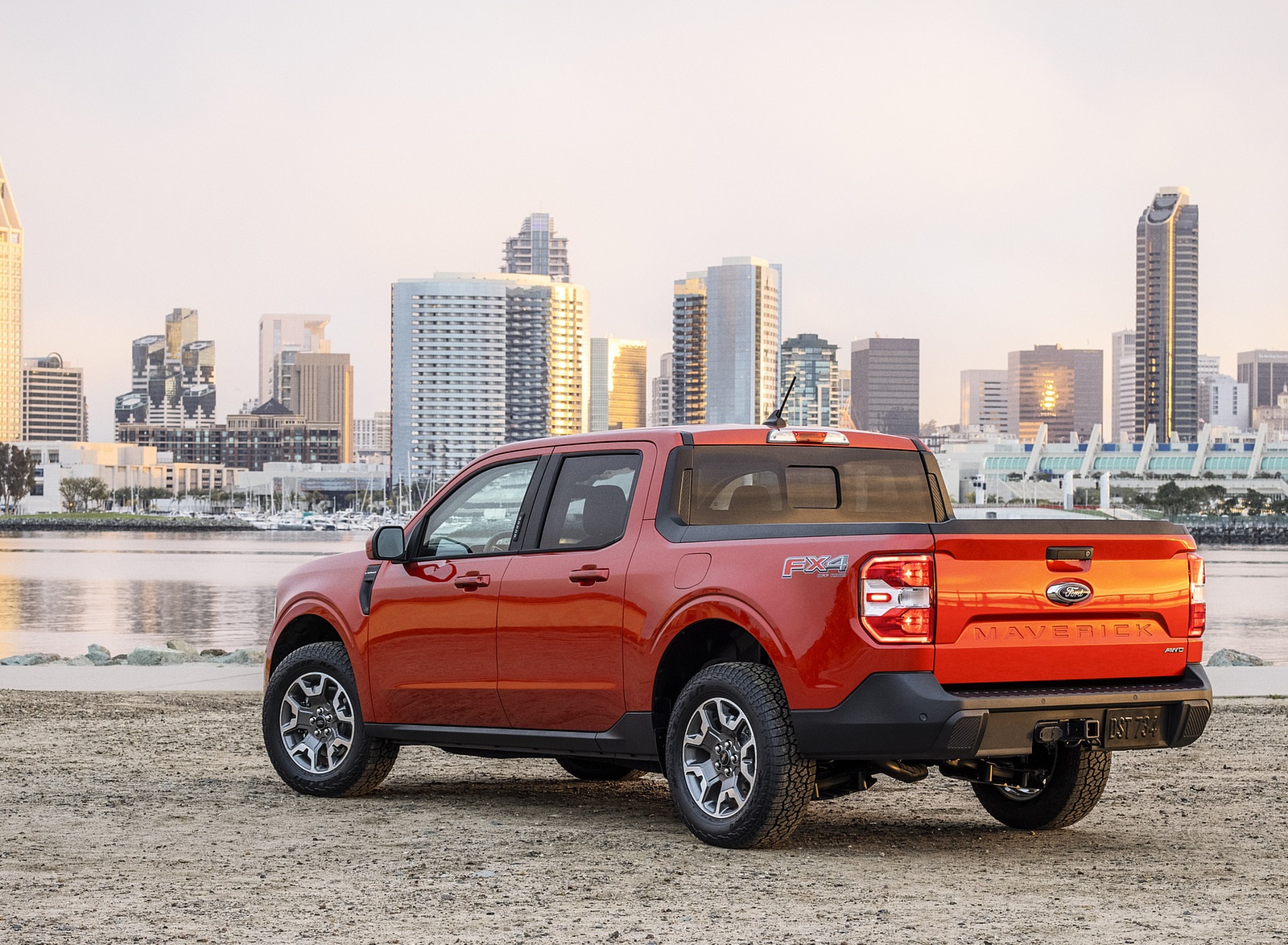 2022 Ford Maverick 2L-EcoBoost AWD Lariat Rear Three-Quarter Wallpapers (8)