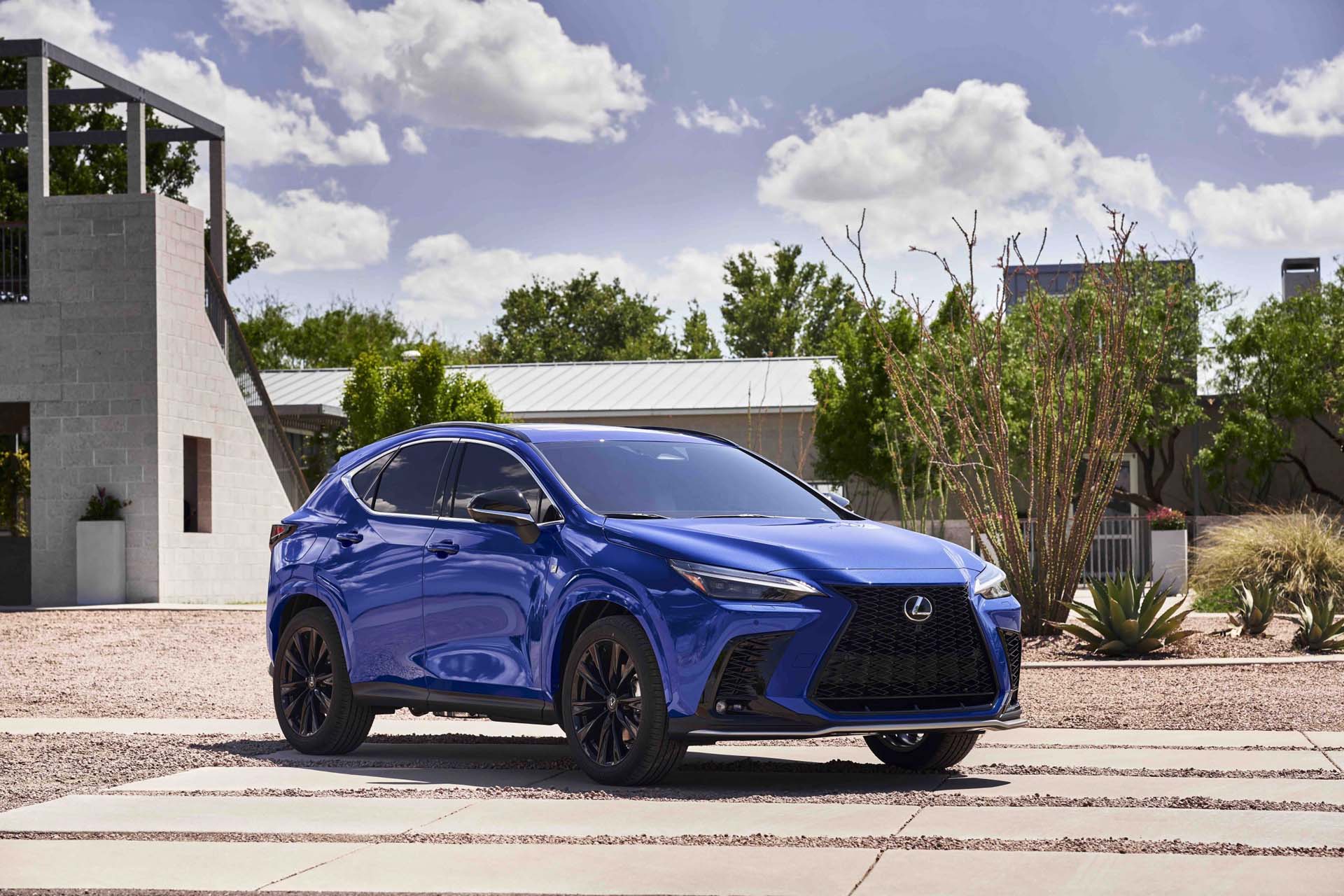 2022 Lexus NX 450h+ AWD F Sport Plug-In Hybrid Front Three-Quarter Wallpapers (2)