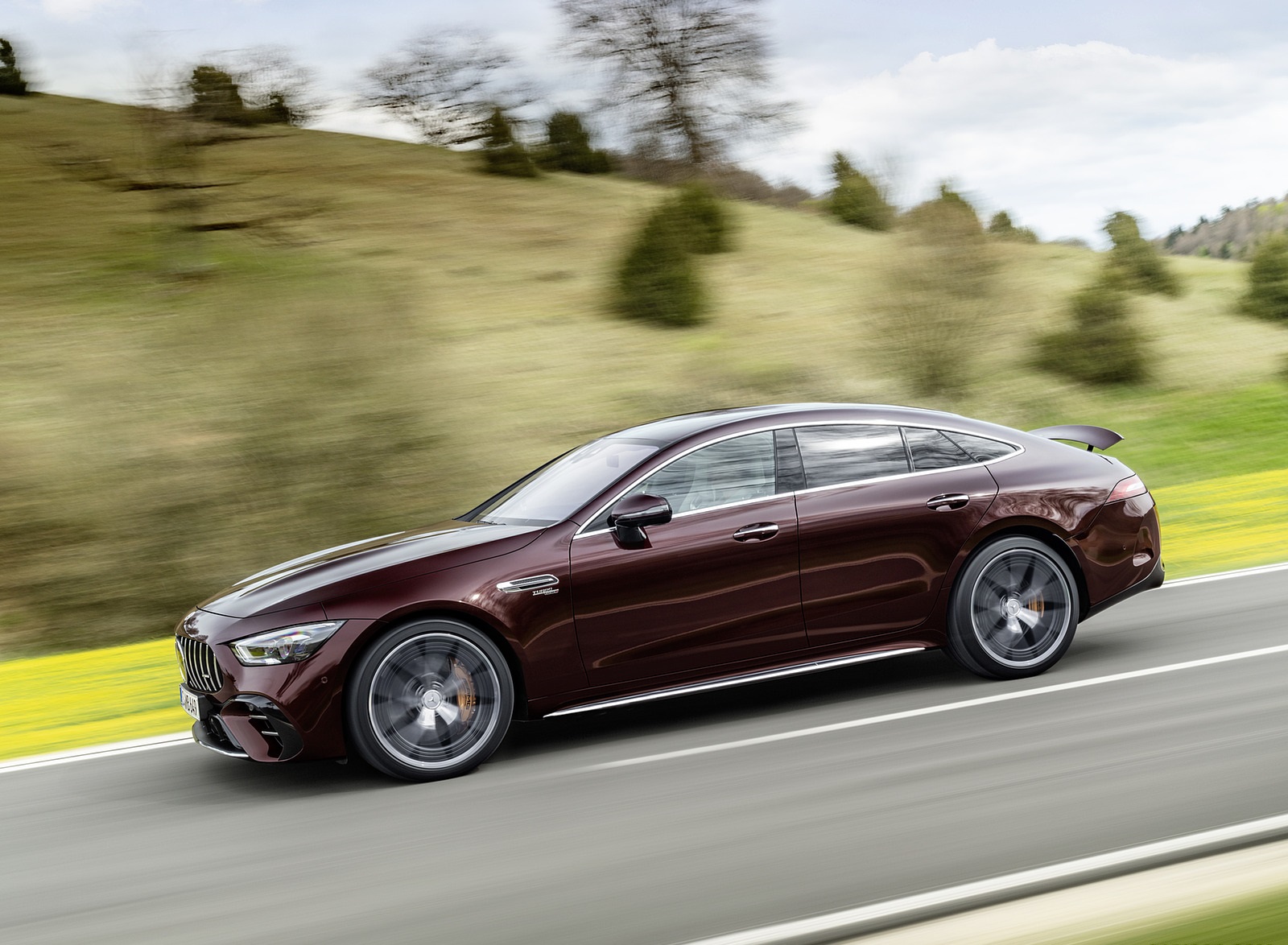 2022 Mercedes-AMG GT 53 4MATIC+ 4-Door Coupe (Color: Rubellite Red) Side Wallpapers #2 of 35