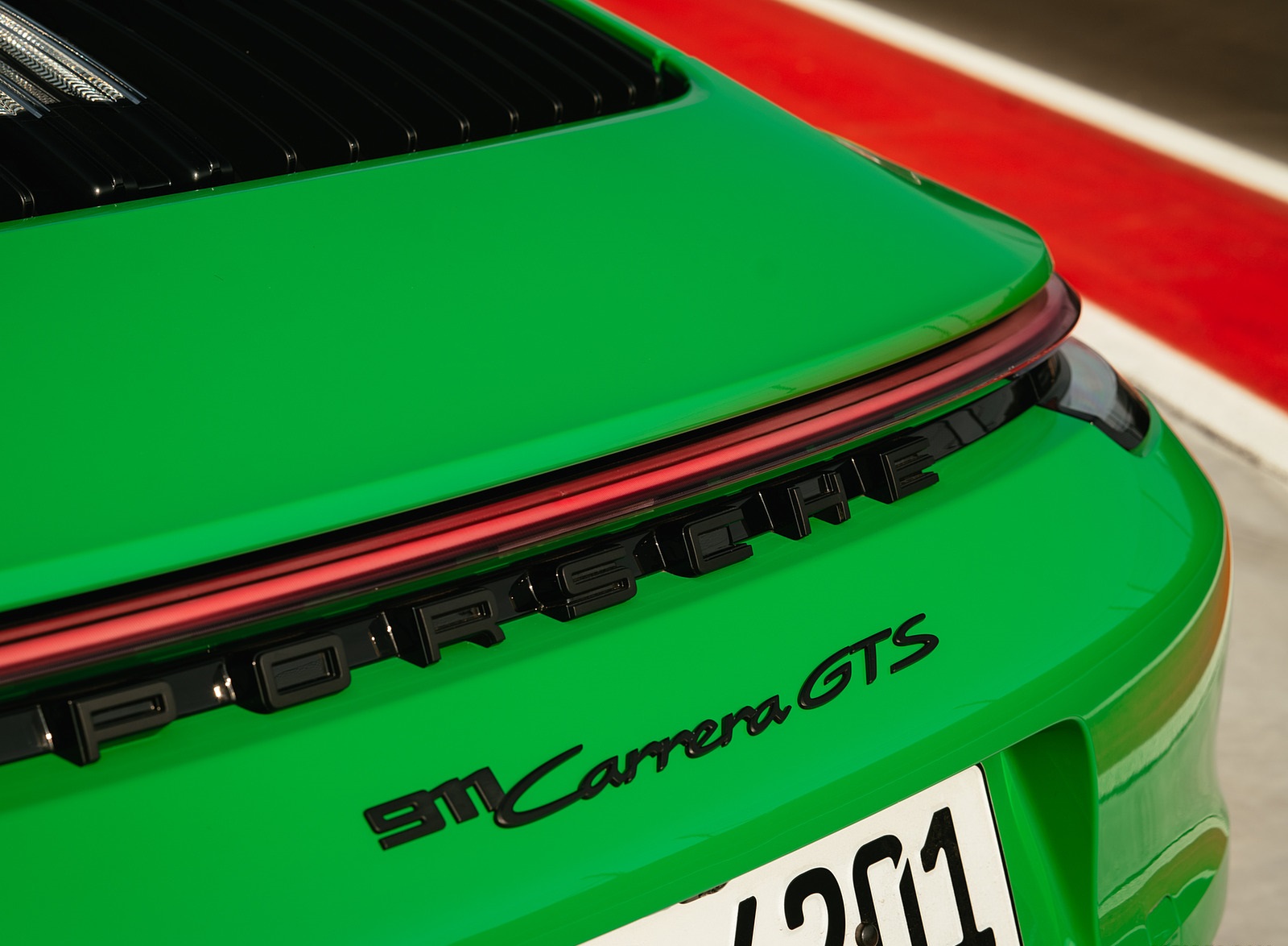 2022 Porsche 911 Carrera GTS (Color: Python Green) Detail Wallpapers #96 of 155