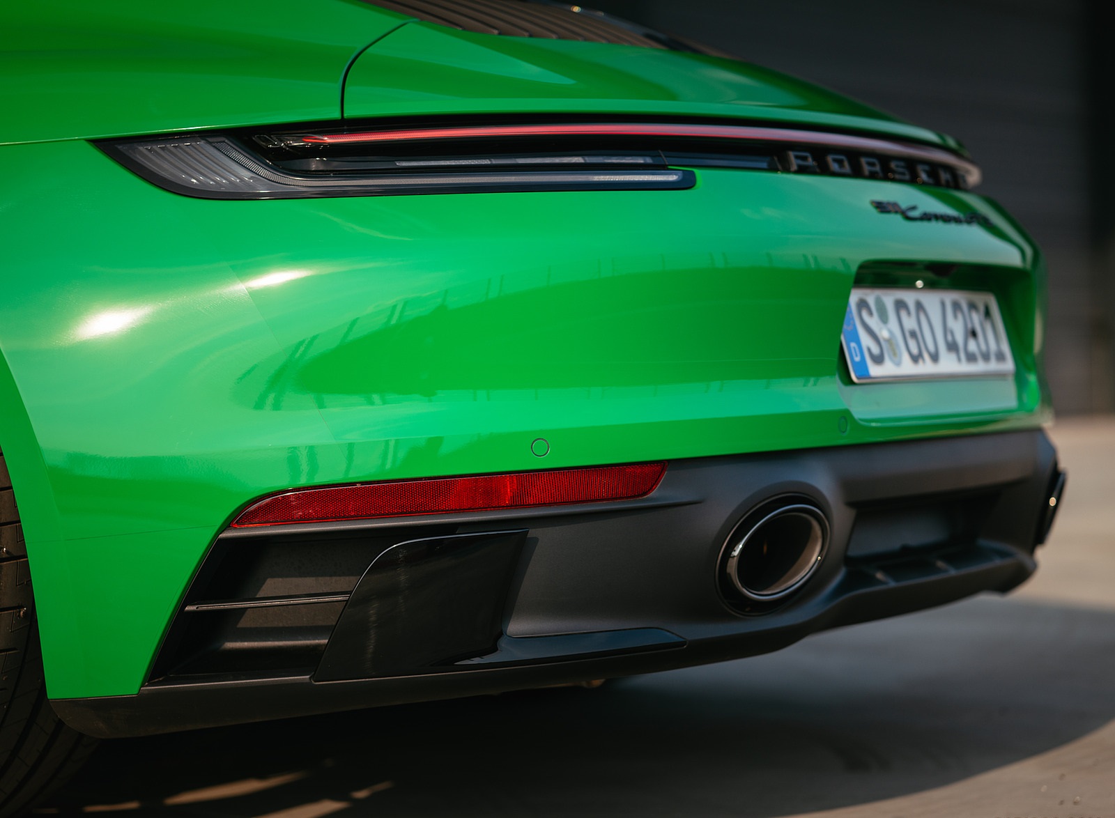 2022 Porsche 911 Carrera GTS (Color: Python Green) Detail Wallpapers #97 of 155