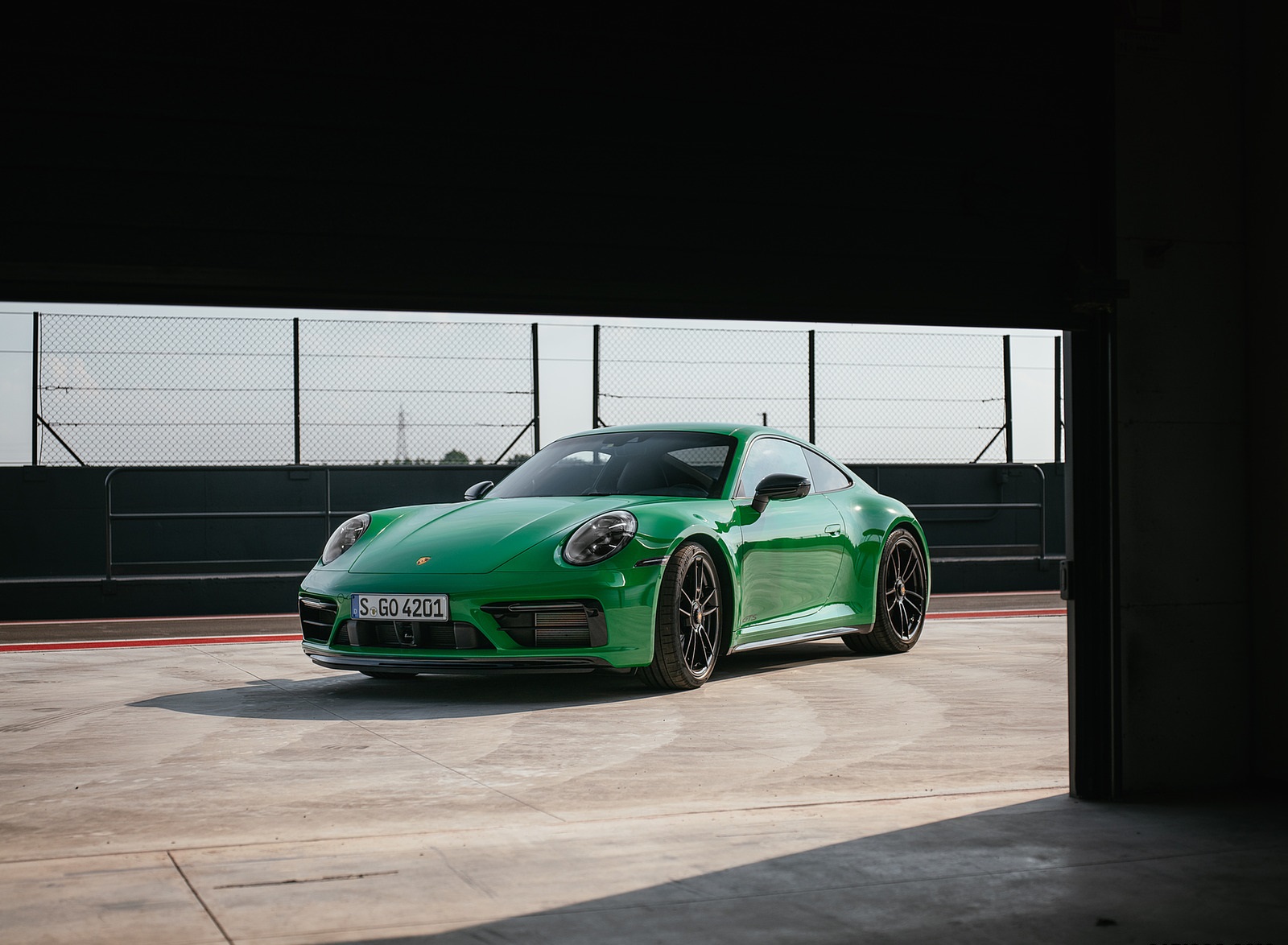 2022 Porsche 911 Carrera GTS (Color: Python Green) Front Three-Quarter Wallpapers #82 of 155
