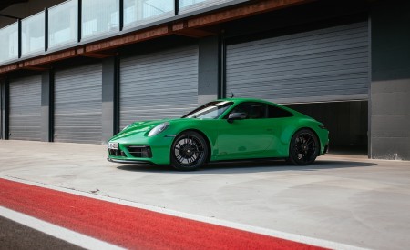 2022 Porsche 911 Carrera GTS (Color: Python Green) Front Three-Quarter Wallpapers 450x275 (74)