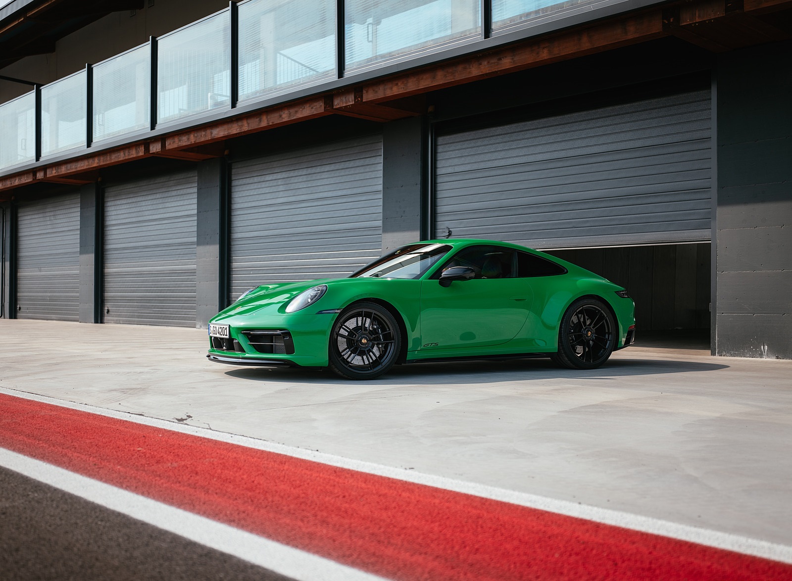 2022 Porsche 911 Carrera GTS (Color: Python Green) Front Three-Quarter Wallpapers #74 of 155