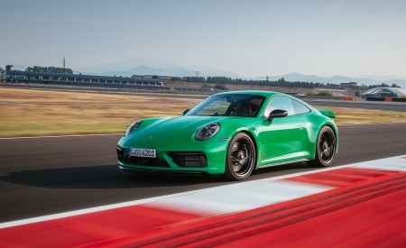 2022 Porsche 911 Carrera GTS (Color: Python Green) Front Three-Quarter Wallpapers 450x275 (38)