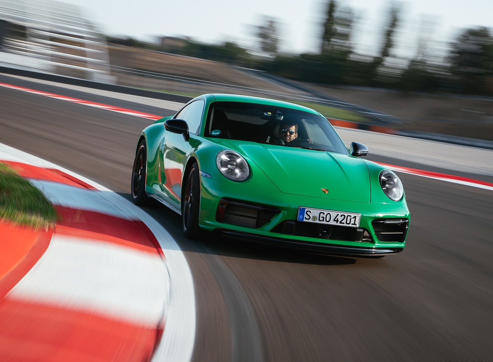 2022 Porsche 911 Carrera GTS (Color: Python Green) Front Wallpapers #47 of 155