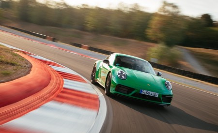 2022 Porsche 911 Carrera GTS (Color: Python Green) Front Wallpapers 450x275 (41)